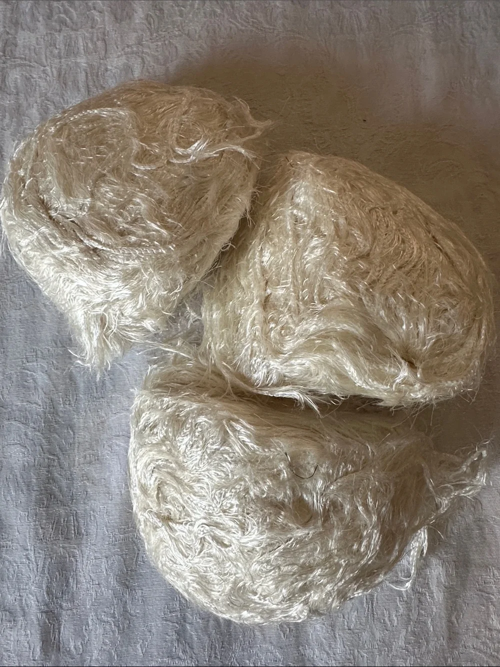 Yarn Eyelash Off White
